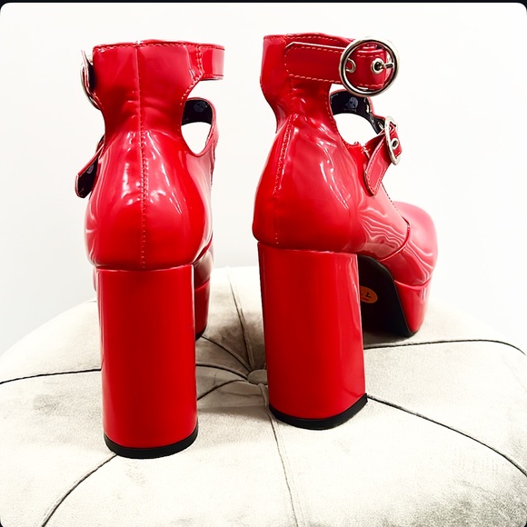 Dolls kill LAMODA GIRL FROM MARS BLOCK HEELS

LAMODA - Picture 6 of 9